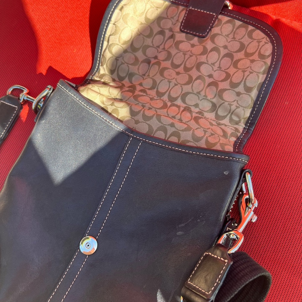 Coach Black Crossbody Bag SoHo Mini Y2K with Buckle Excellent Condition - Picture 10 of 10